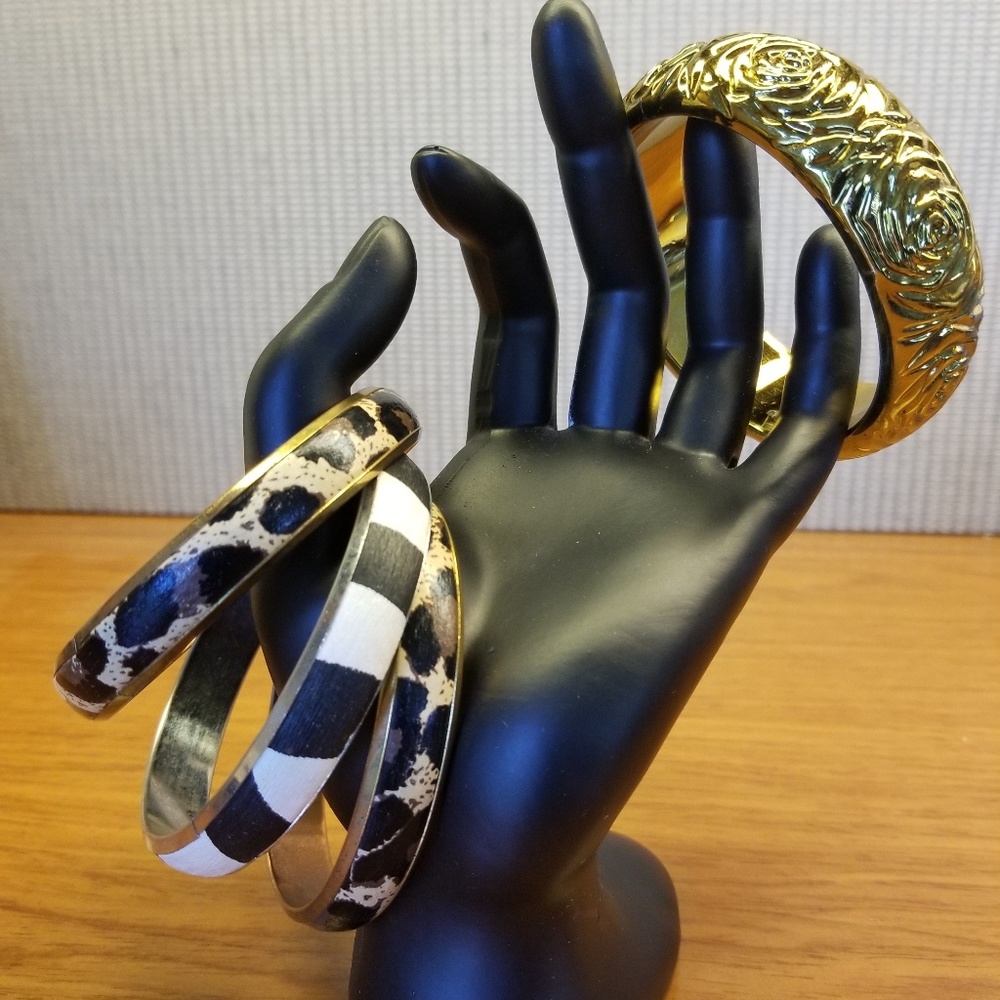 Bracelet (Gently Used)